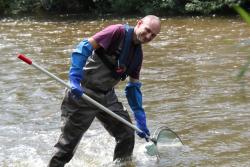 Fischfang mit dem Kescher